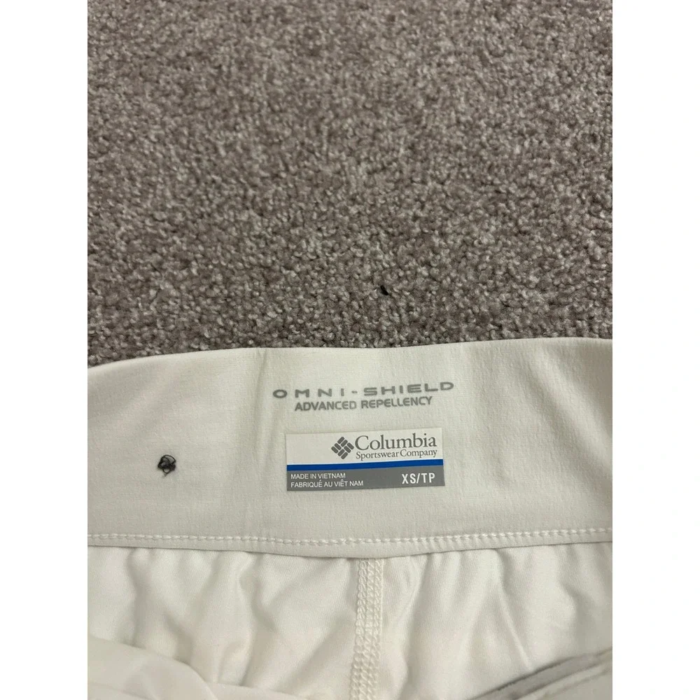 Columbia‎ Sexy Skort Womens XS Cream Good Omni-Shield Hiking Activewear AK1074